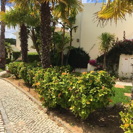Vila Mos * Lagos